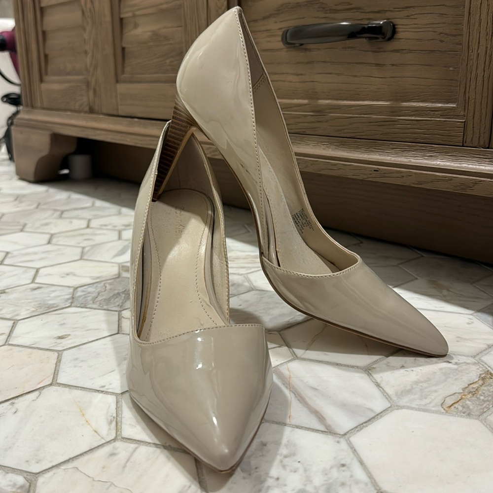 Beautiful neutral Calvin Klein 3 inch Stilettos size 9